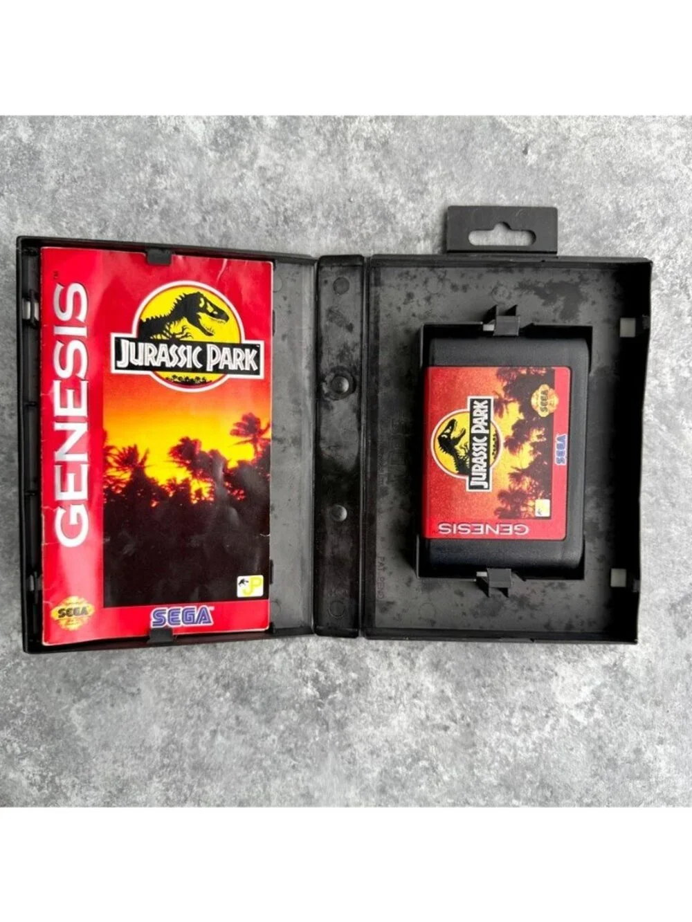 Jurassic Park Sega Genesis 1993 Authentic Complete w/ Manual CIB Tested & Works